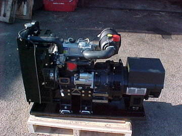 3段階50Hzパーキンズ エンジンの自動警報システムが付いているディーゼル発電機セット10kv