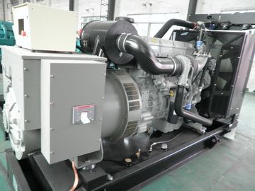 格子同時性の平行1250kvaパーキンズのディーゼル発電機1mw 24V DCの開始モーター