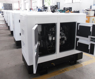 EPA層4のパーキンズ50kw Gensetのディーゼル発電機1104D-44TG1エンジンの非同期交流発電機